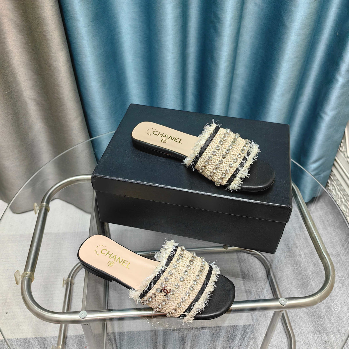 CC 25 Mule Raffia Strass