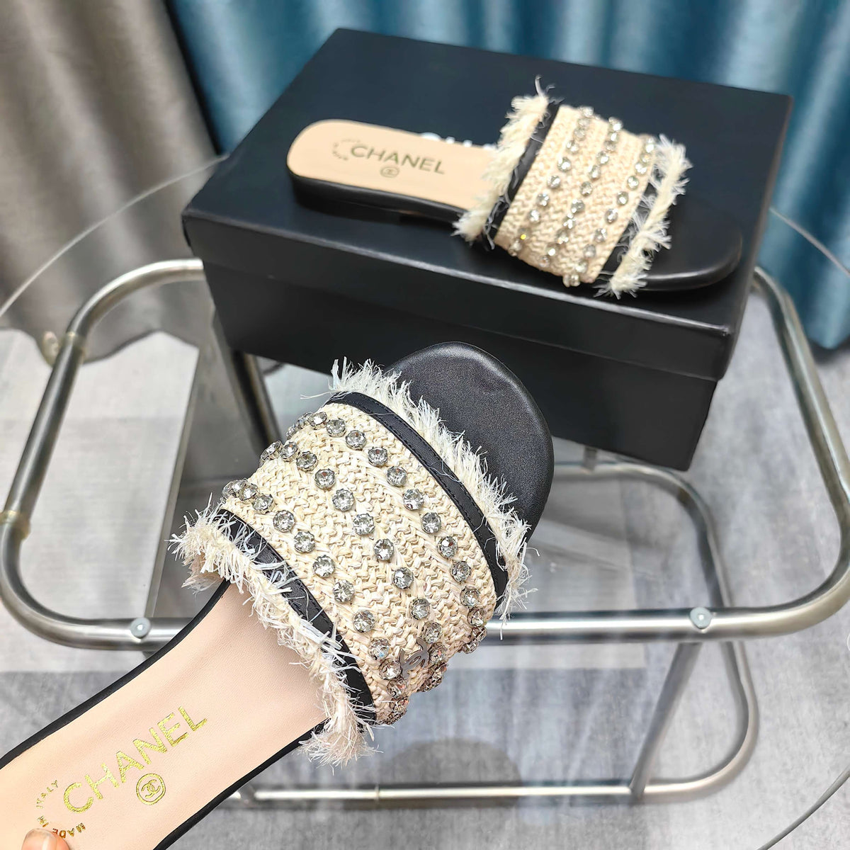 CC 25 Mule Raffia Strass