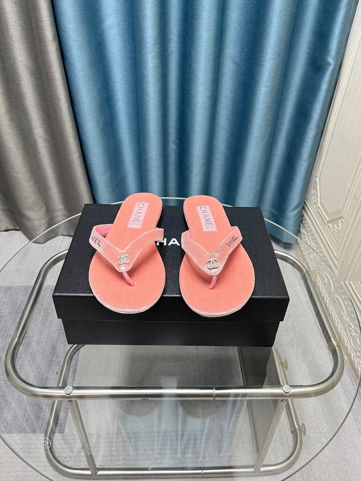 CC 25 Thong Sandal Pink Velvet Diamond