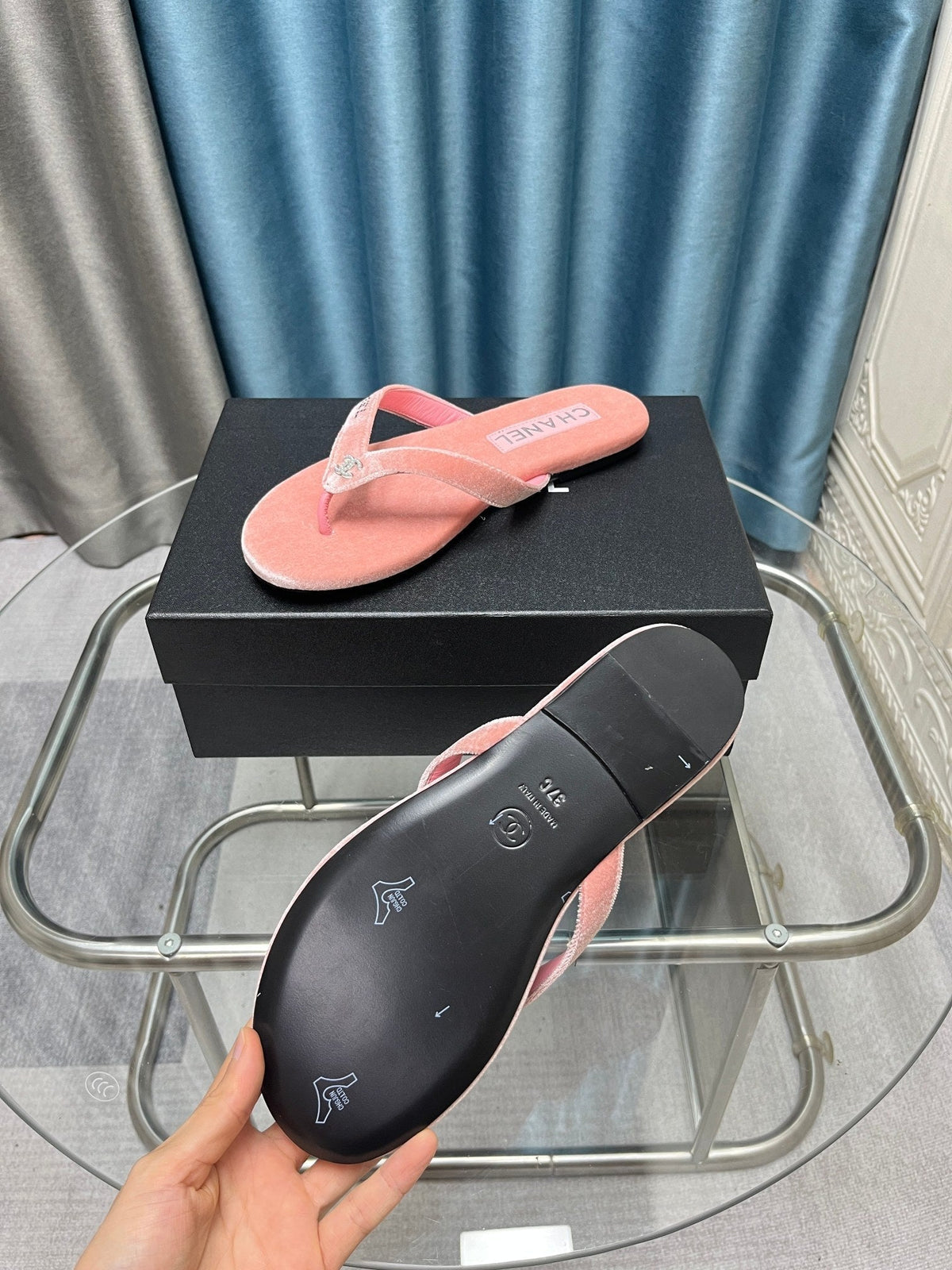 CC 25 Thong Sandal Pink Velvet Diamond
