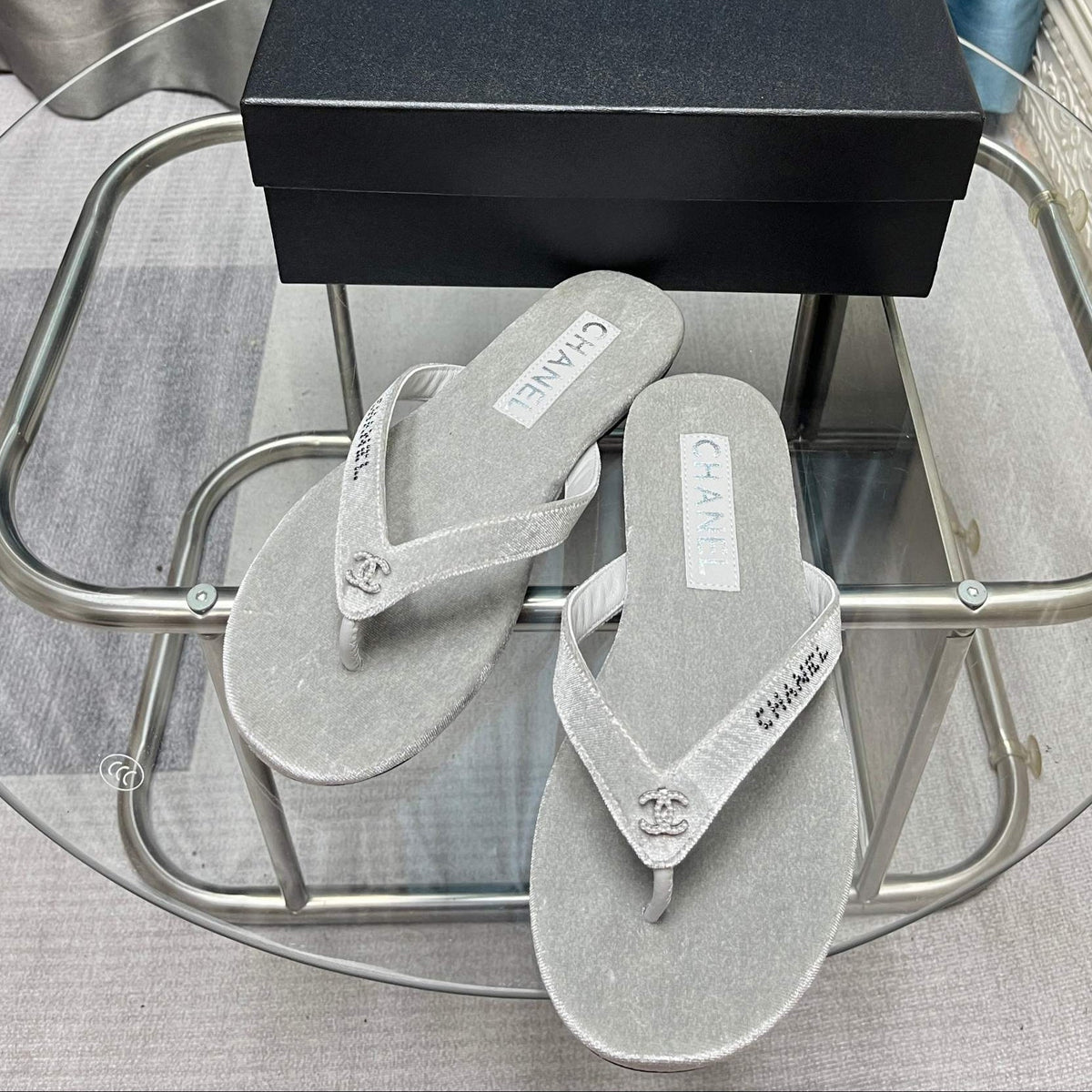 CC 25 Thong Sandal Grey Velvet Diamond