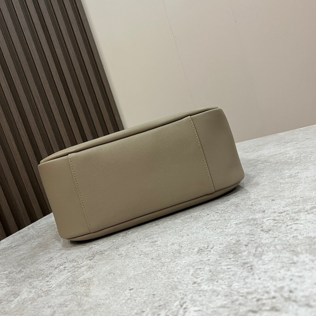 le 5a7 large 30cm grey calfskin