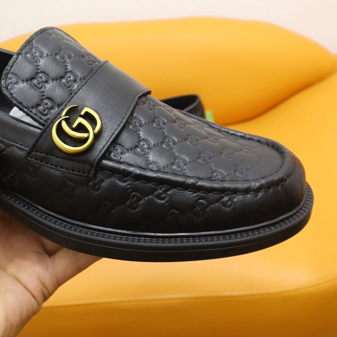 GG Men's Loafer Black Embossed Cowhide 528261