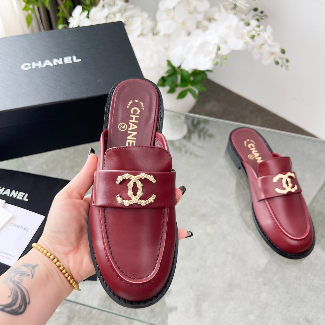 CC 25 Mule Burgundy Calfskin Gold Double C