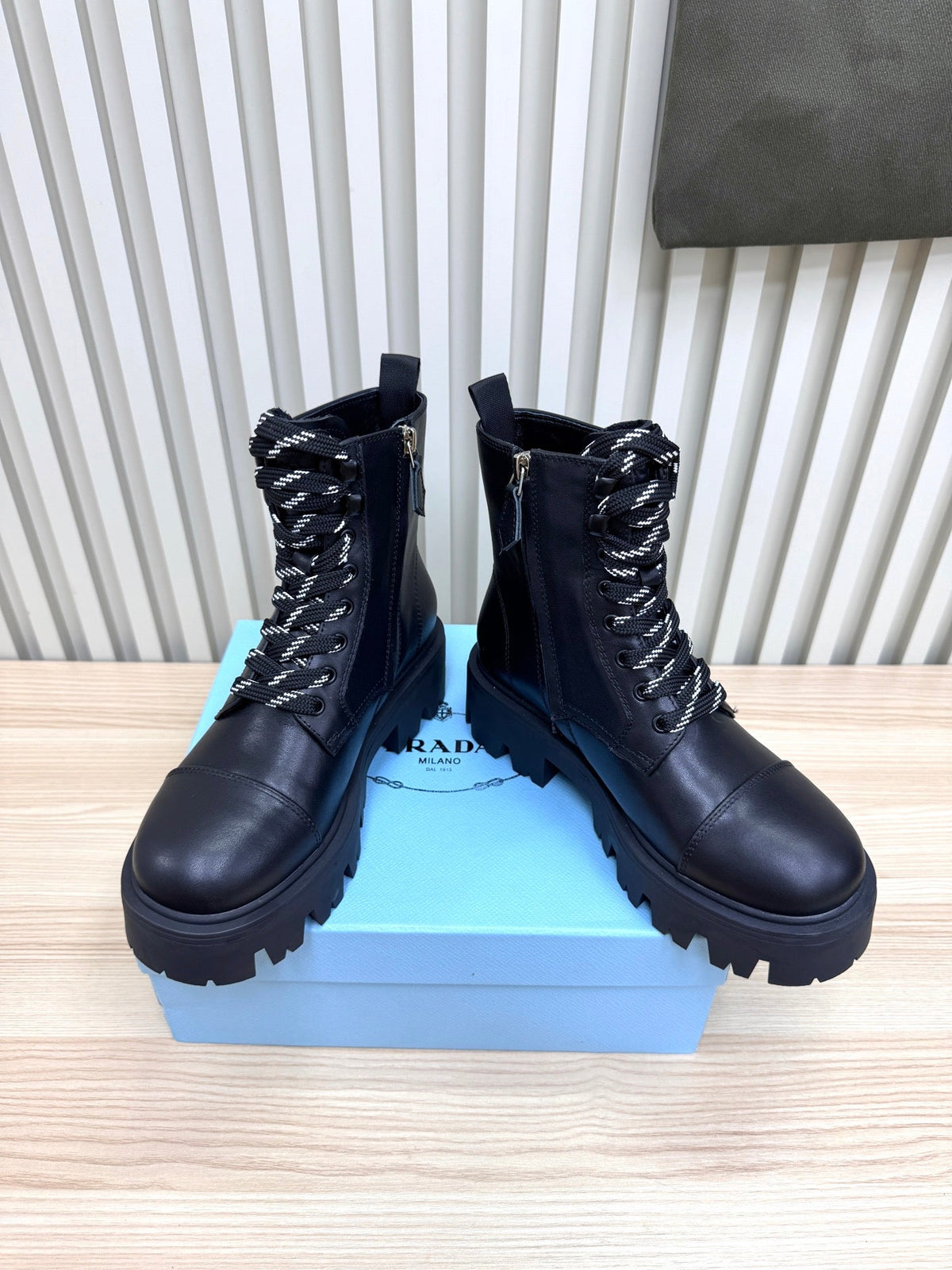 PRA Martin boots black sheepskin 443670