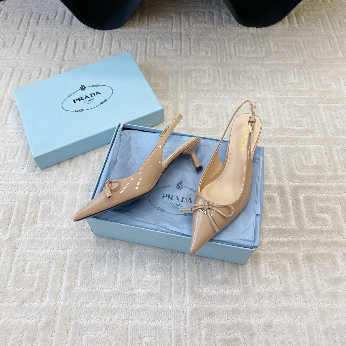 SLINGBACK PUMPS ATTACHED BOW IN BEIGE GLOSSY CALFSKIN