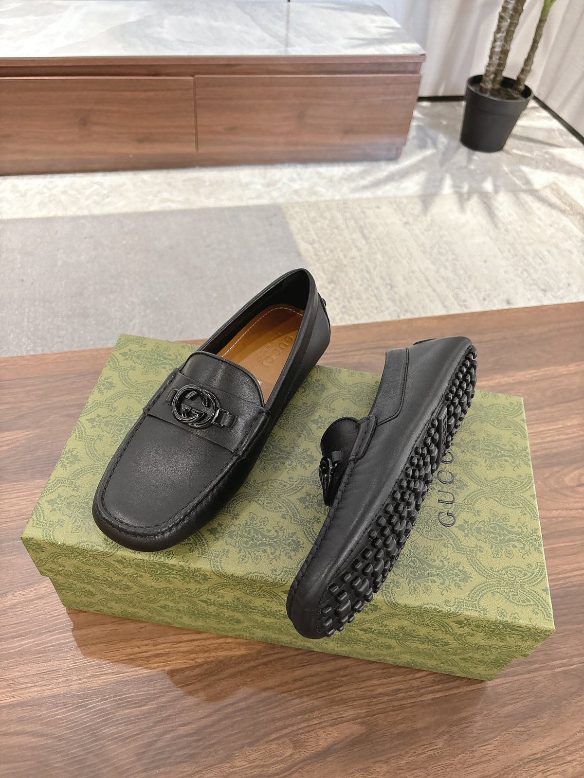 GG Men's Loafer Black Cowhide 547771