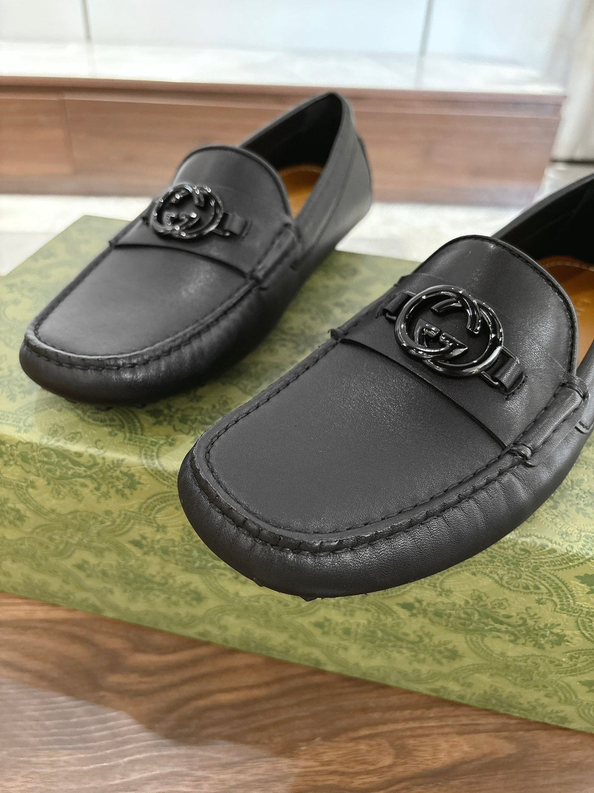 GG Men's Loafer Black Cowhide 547771