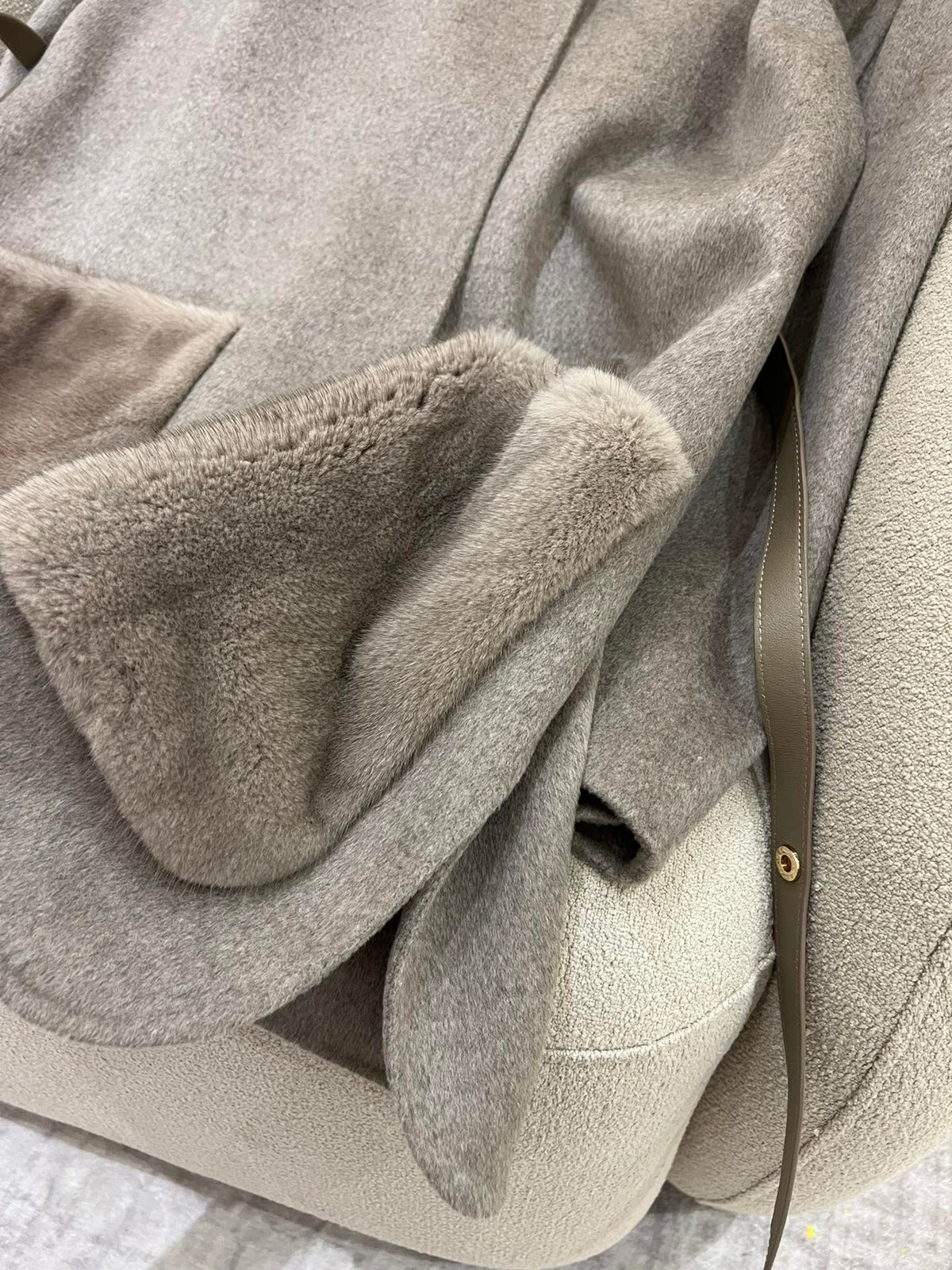 LP 25 Crew Neck Coat Light Gray Cashmere Fur 303966