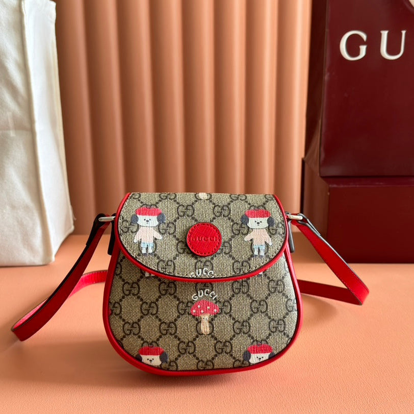 Gucci Dog Print Shoulder Bag White Red Beige Canvas 239661