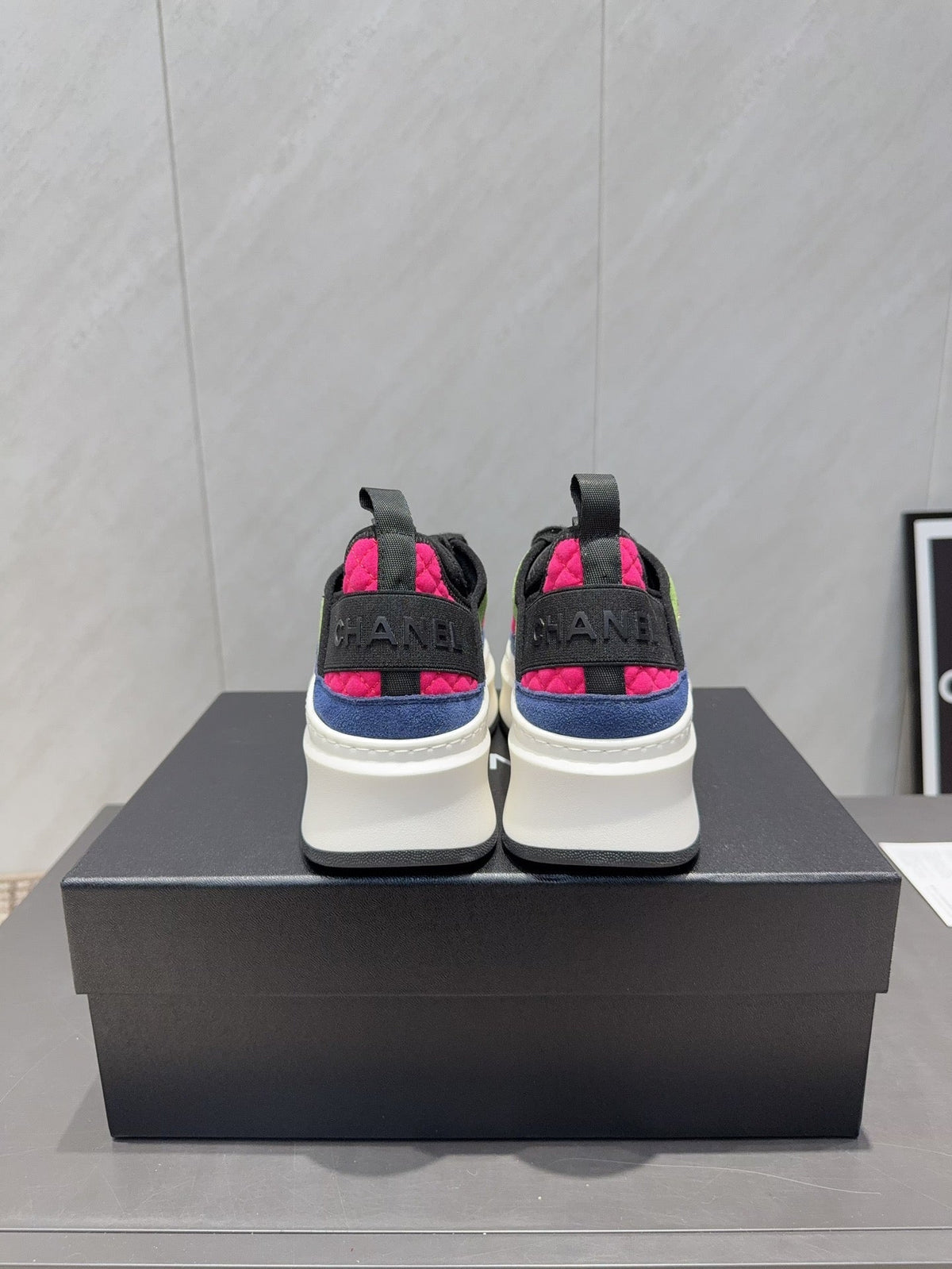 Chanel 25 Sneaker Multicolor Suede 540302