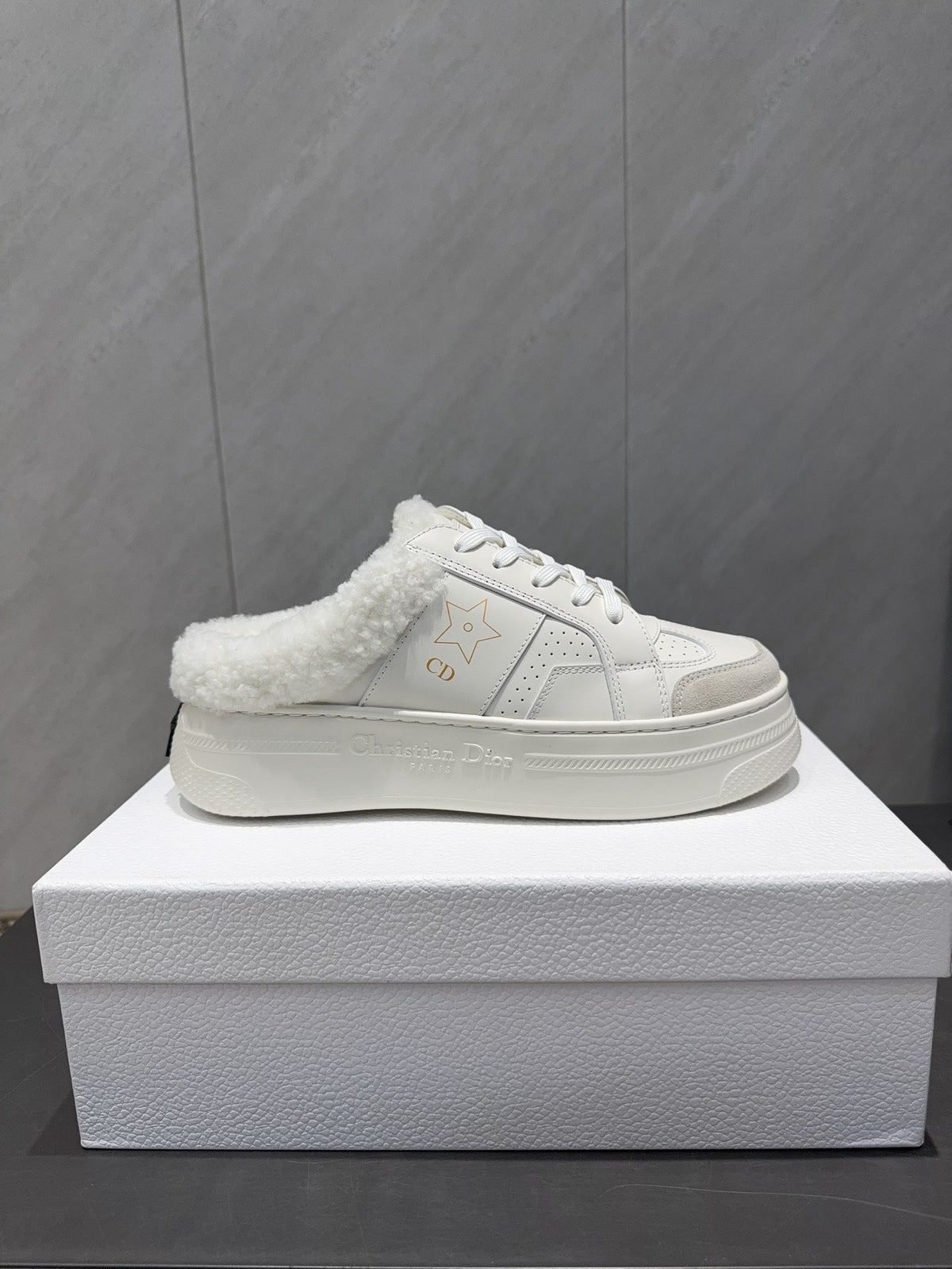 CD Star sneakers white cowhide wool 539687