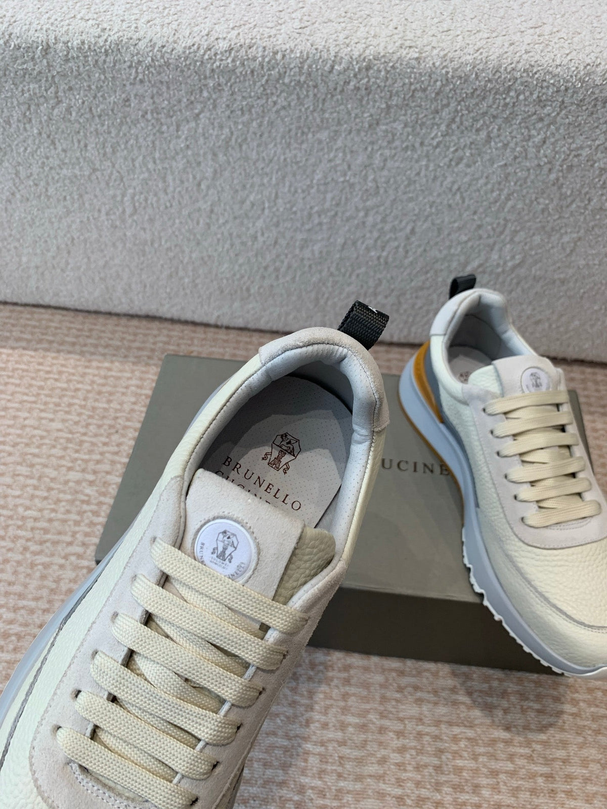 CL 25C Brunello Cucinelli White Sneaker Suede 298886
