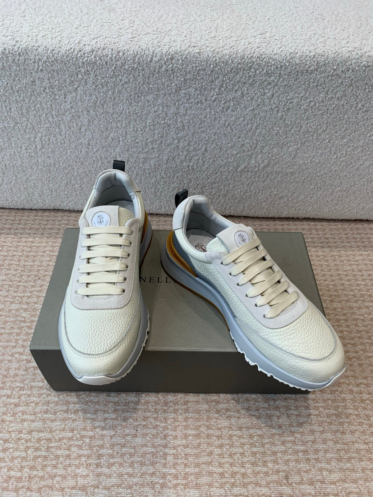 CL 25C Brunello Cucinelli White Sneaker Suede 298886