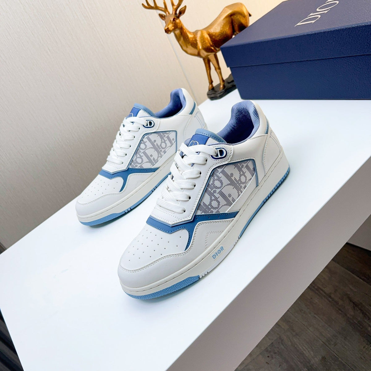 CD 25 B57 Sneaker White Blue Cowhide 750651