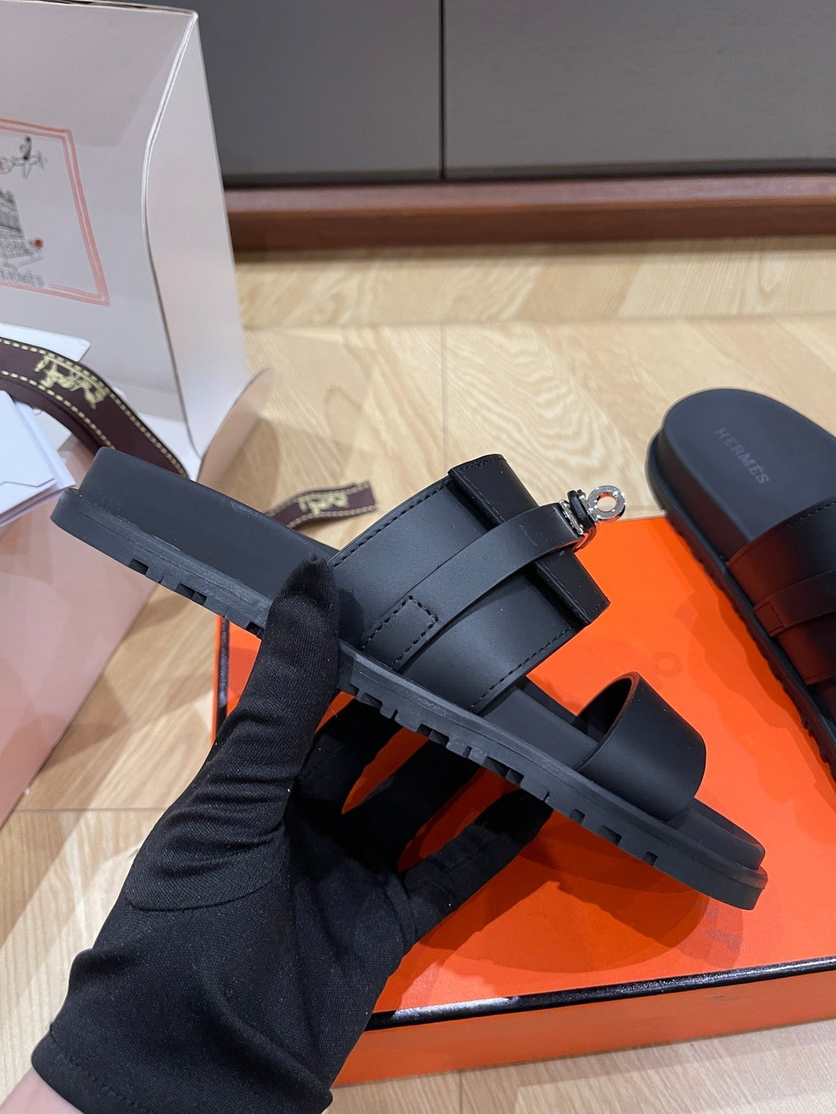 HM 25 Jackson Sandal Black Calfskin