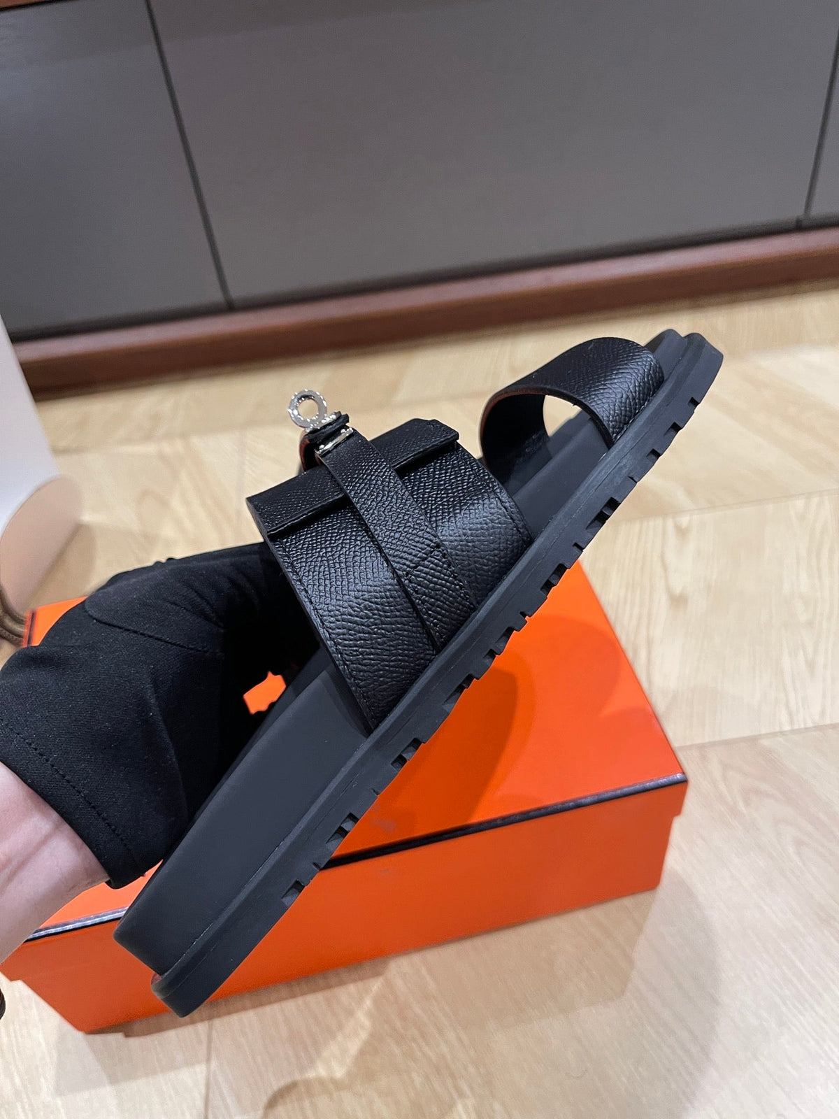 HM 25 Jackson Sandal Black Grained Calfskin