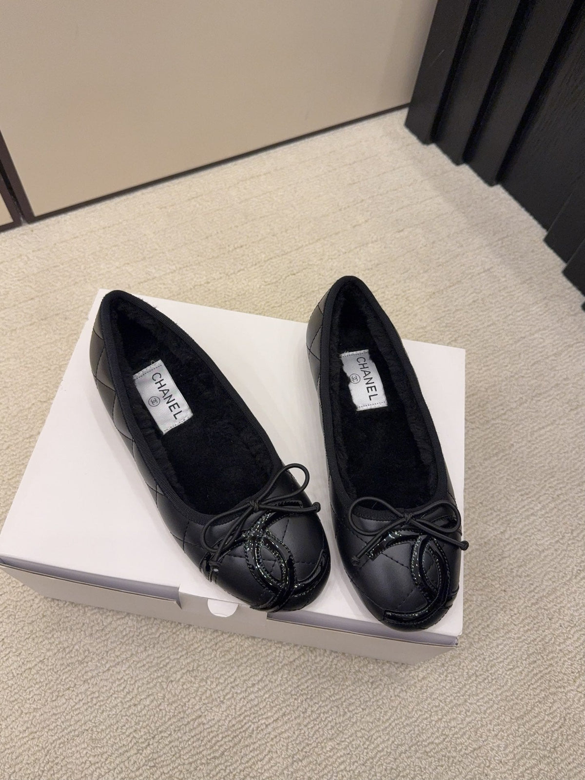 CC 26 Shearling Ballet Flat Black Cowhide Wool 588922