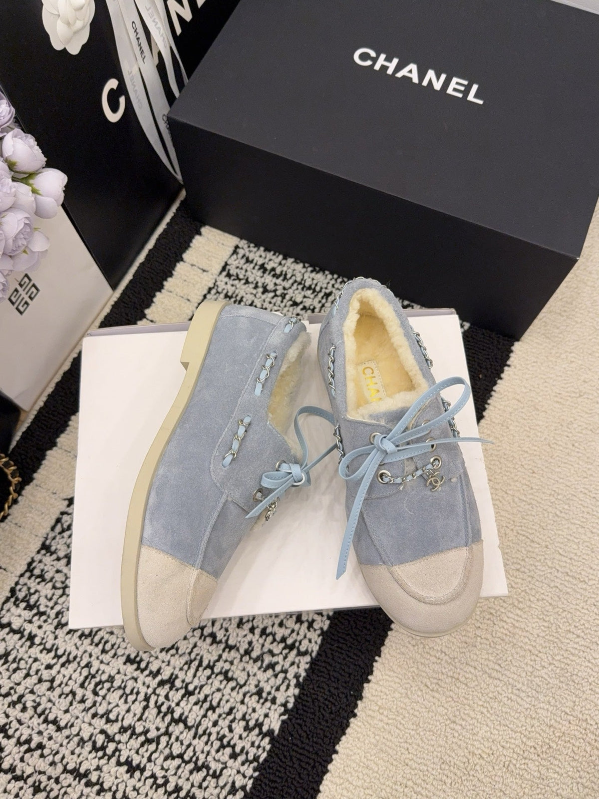 CC 26 Shearling Loafer Blue White Suede Wool 588711