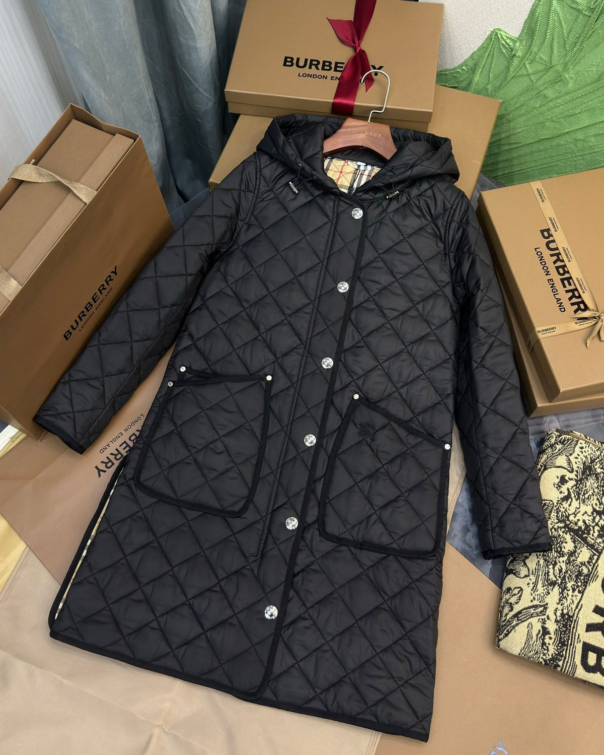 Burberry 25 Quilted  Hooded Long Coat Black Polyester Cotton