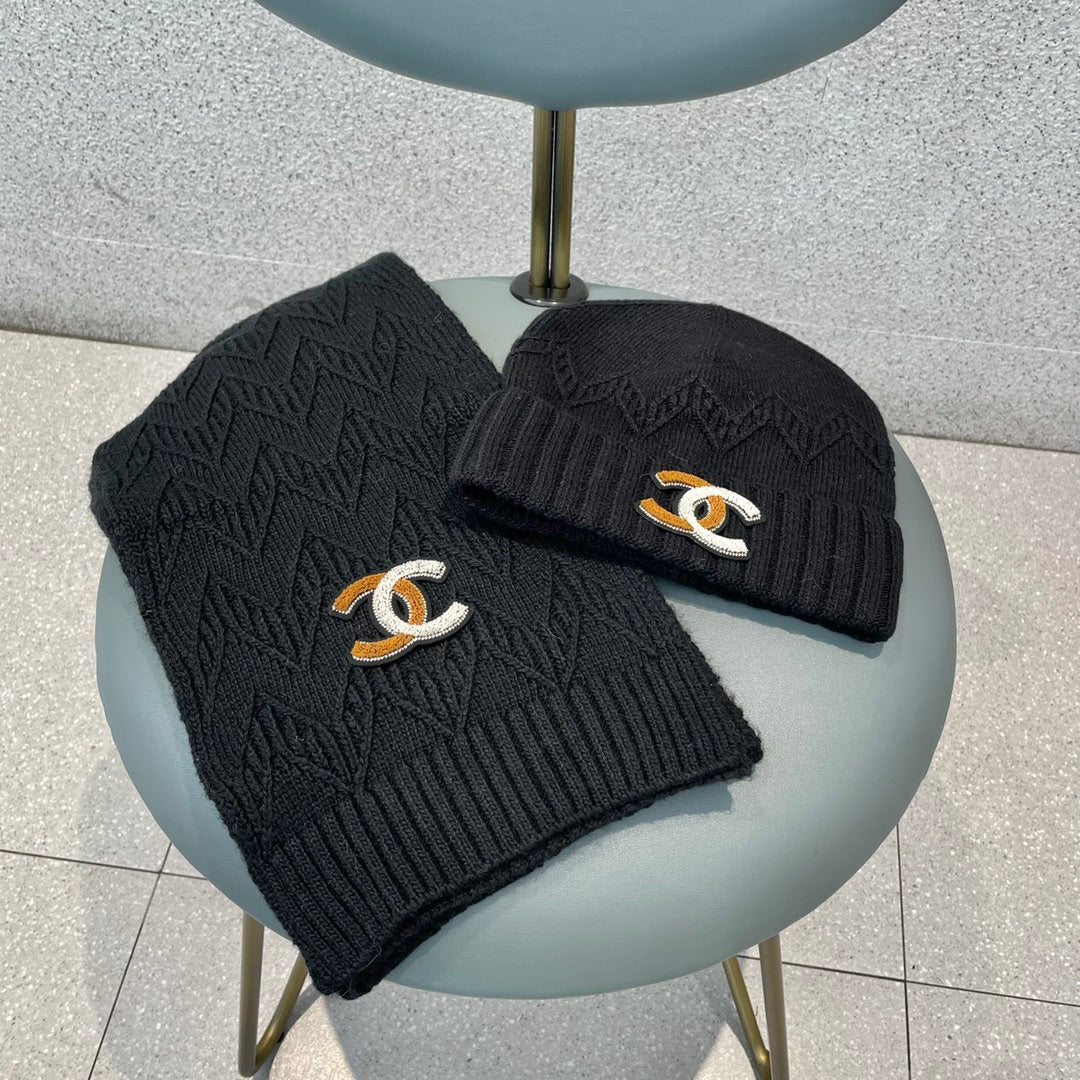 SET HAT AND SCARF IN BLACK WOOL 420823