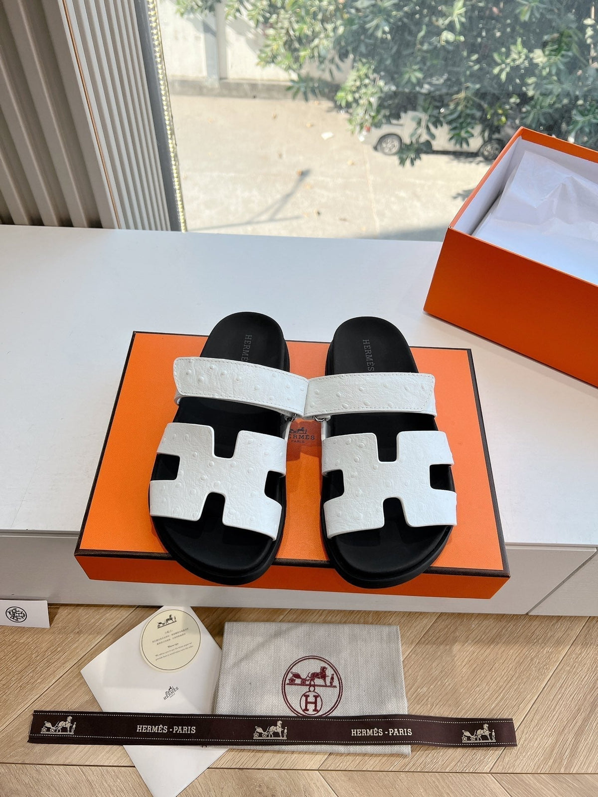 HM Chypre Sandal White Ostrich Leather 202801