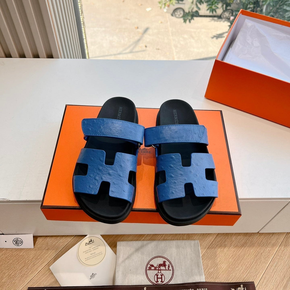 HM Chypre Sandal Demin Blue Ostrich Leather 202805
