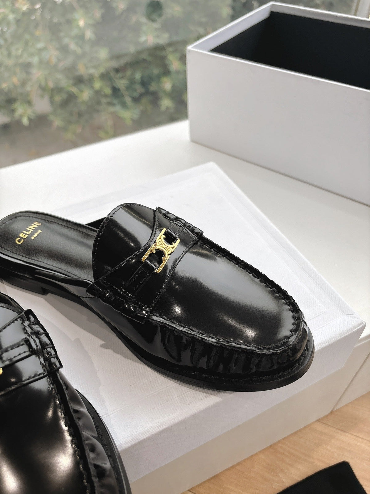 CELINE  Slippers Black Leather 285954