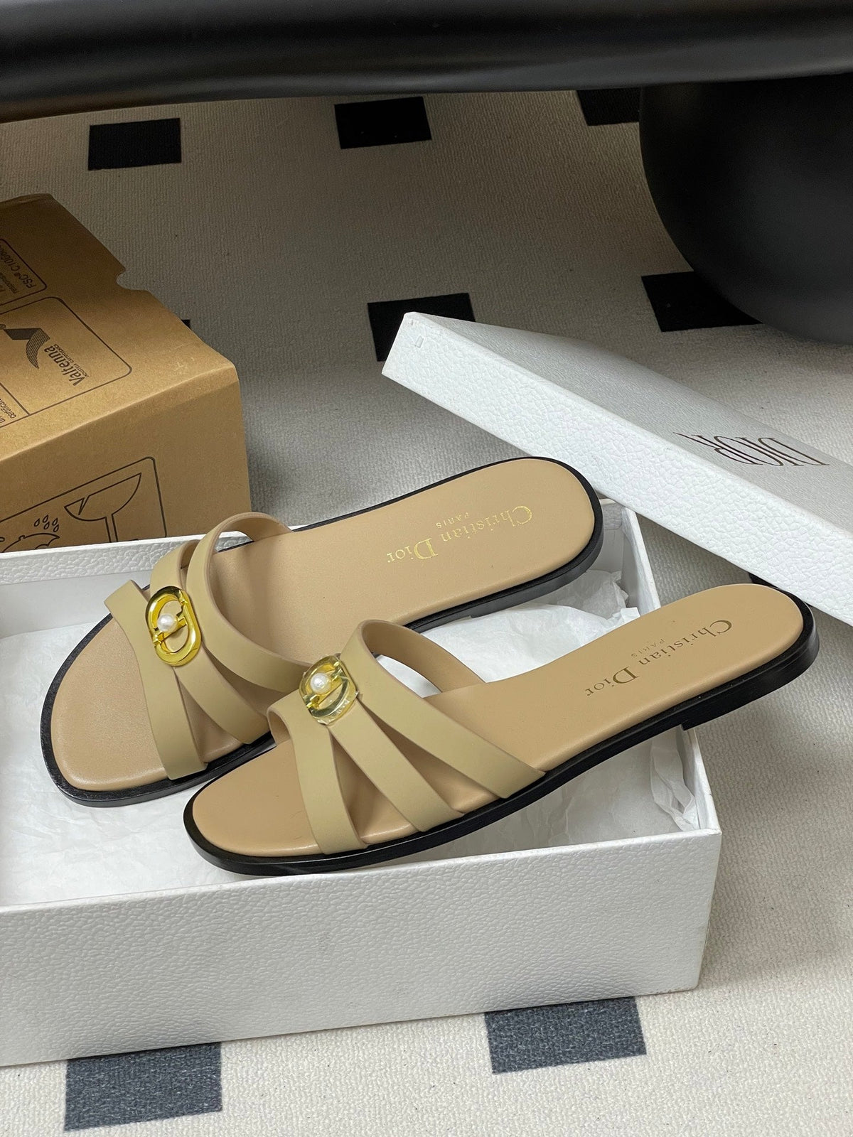 CD 26 Chunky Heel Sandals Beige Leather 593531