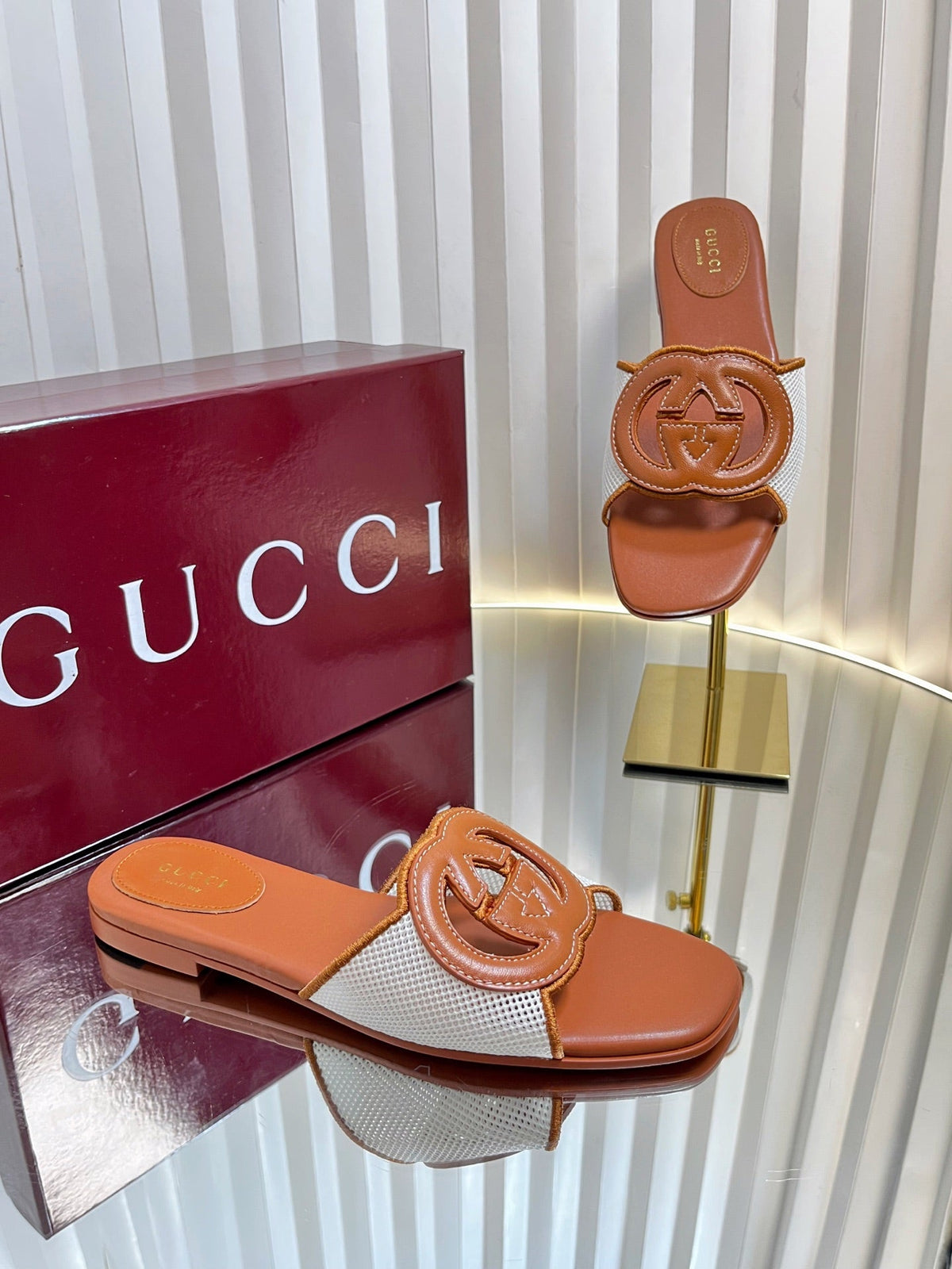 Gucci 2026 Interlocking G Flat Slide Sandals Cowhide Leather 768063