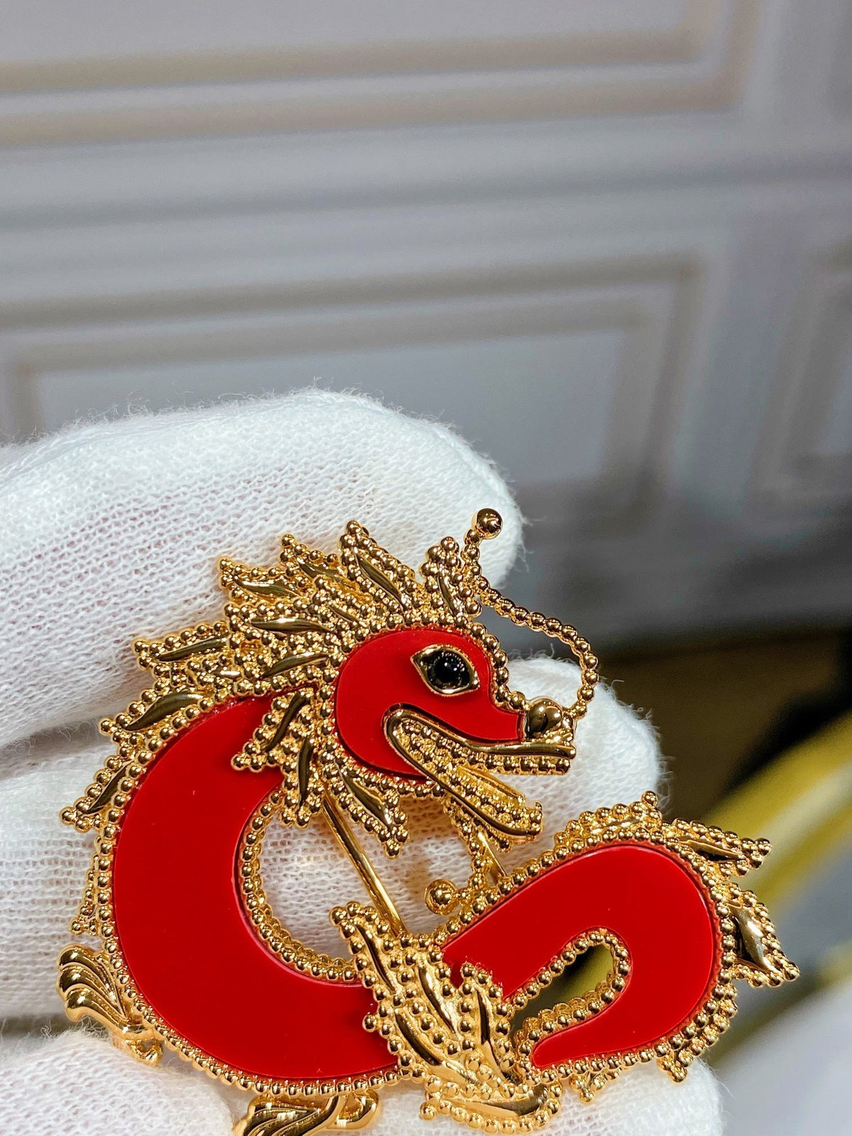 VCA Brooch 10