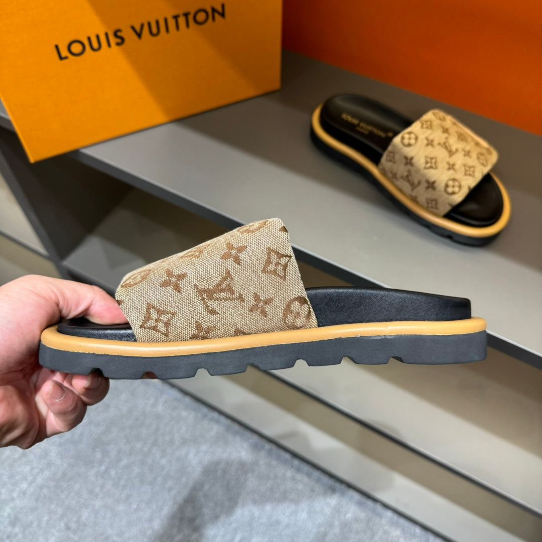 LV VELCRO SLIPPERS IN PEANUT BROWN MONOGRAM JACQUARD