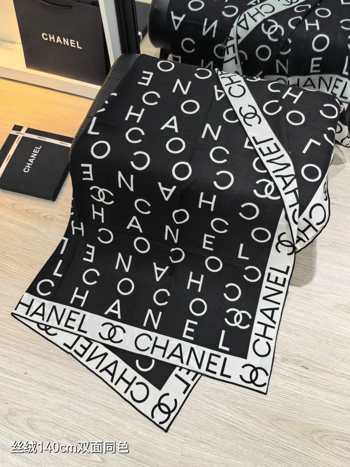 CC 25  Scarf 140CM White Black Cashmere 293084
