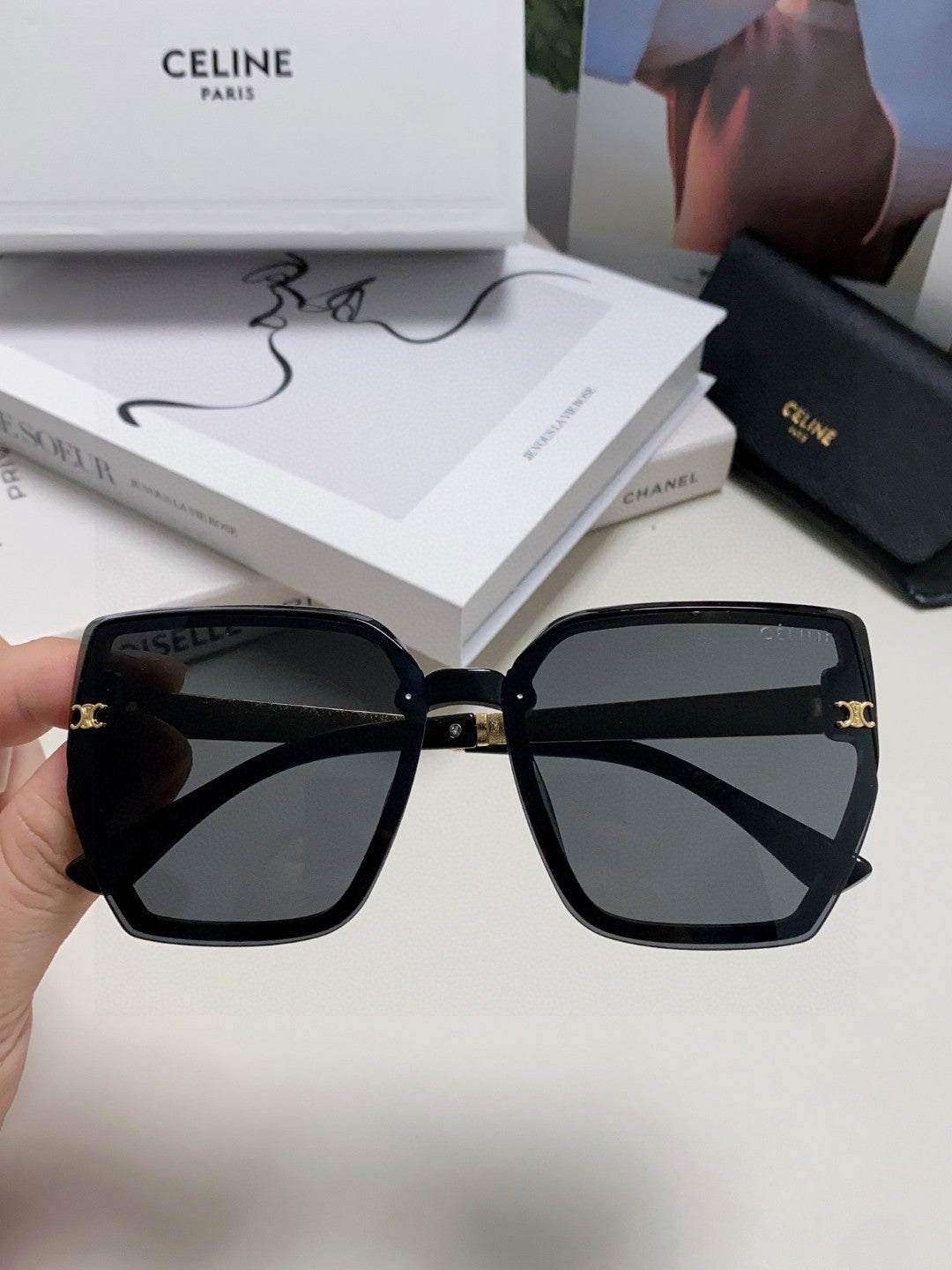 TRIOMPHE SUNGLASS 497831 IN BLACK ACETATE EMBOSSED LOGO