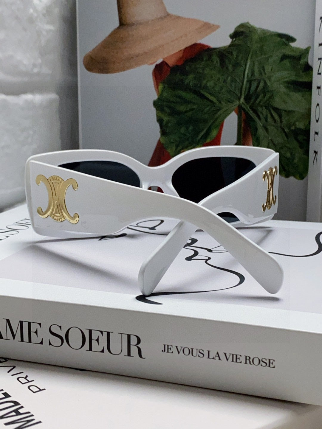 TRIOMPHE SUNGLASSES 548599 IN WHITE ACETATE