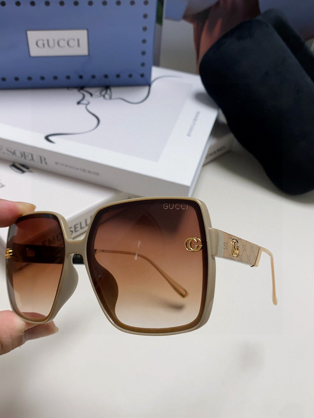 SQUARE FRAME SUNGLASSES  567447 IN ACETATE