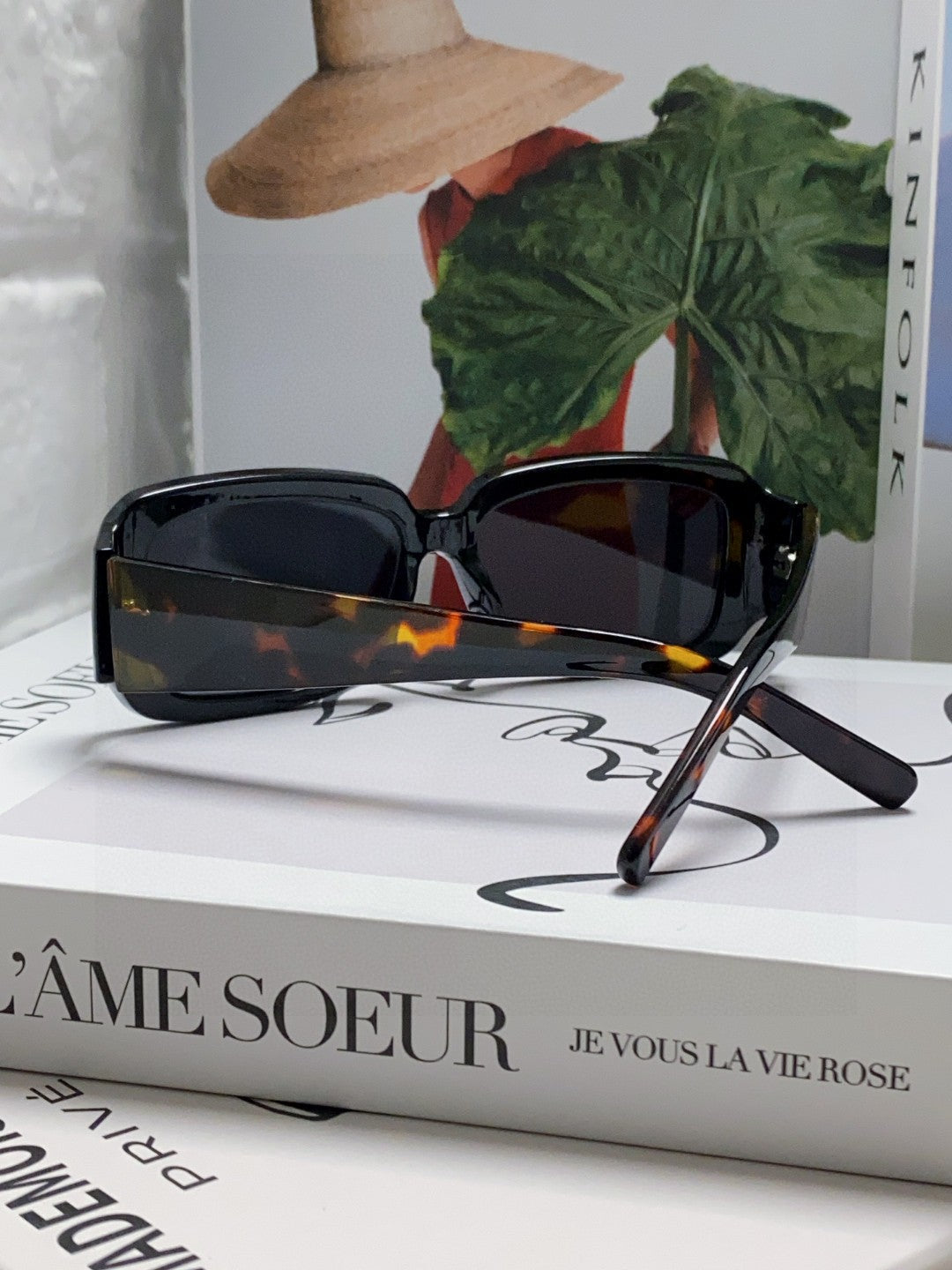 RECTANGULAR FRAME SUNGLASSES 570237 IN ACETATE