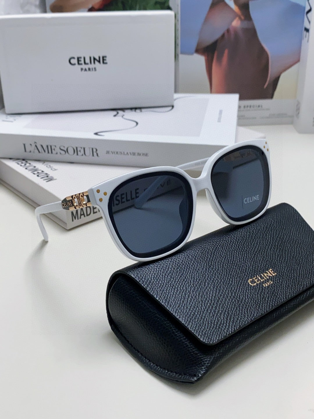 TRIOMPHE SUNGLASSES 573250 IN WHITE ACETATE METAL LOGO