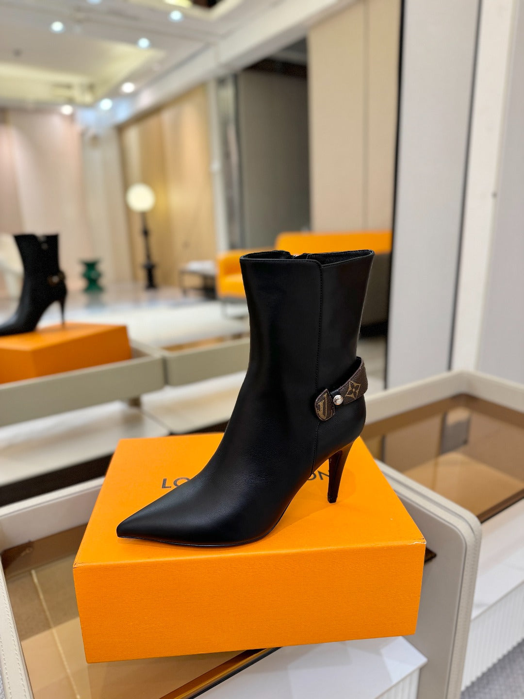 LV 25 Runway Ankle Boots 90 Black Calfskin 573863