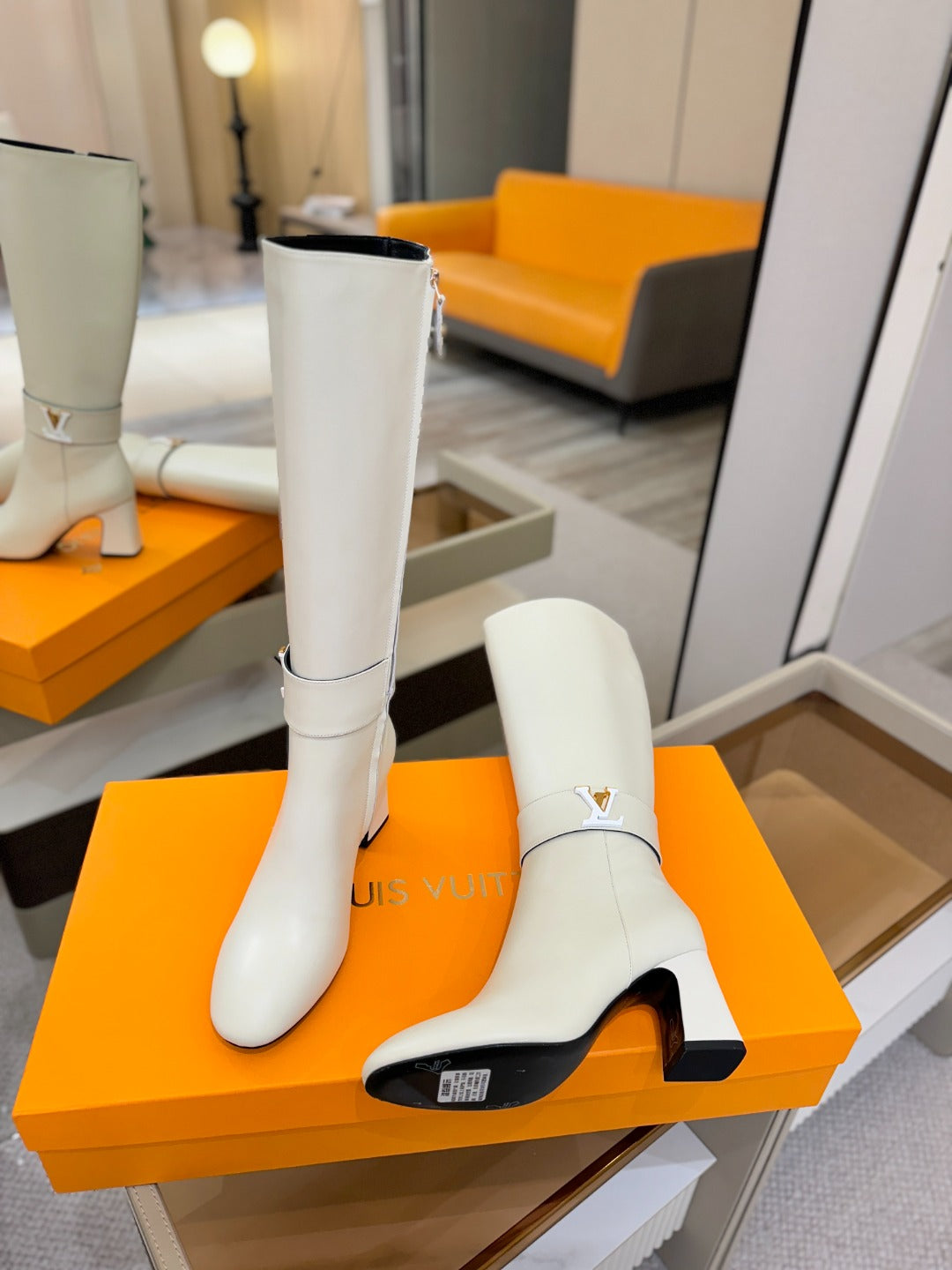 LV 25 Long Boots 75 White Sheepskin 573739