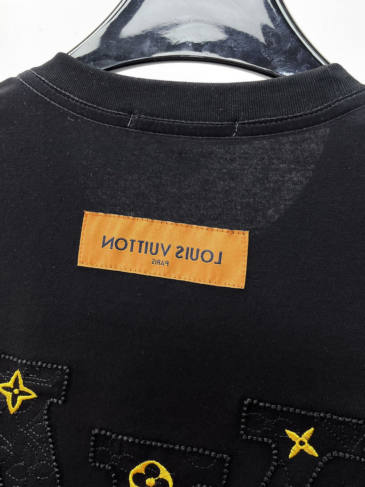 LV 2026 Men Short-sleeved T-shirt Black Yellow Cotton 303315