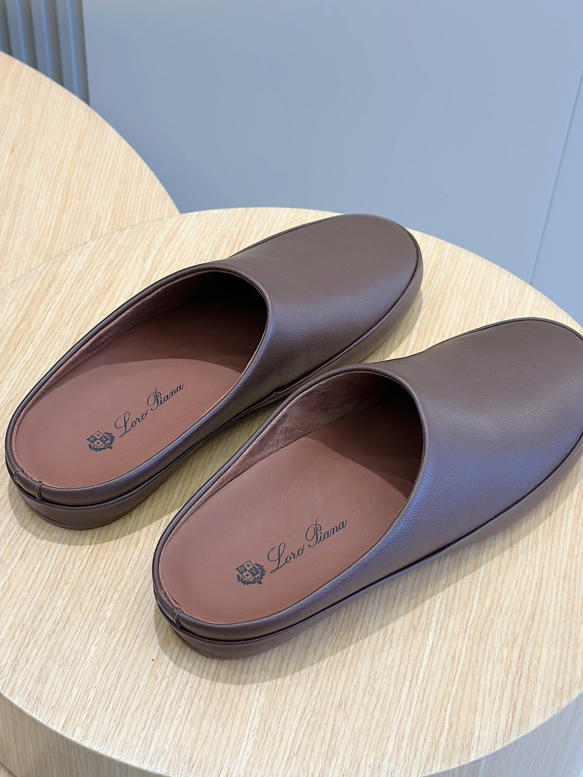 LP TOMORI SABOT MULES CHOCOLATE CALFSKIN