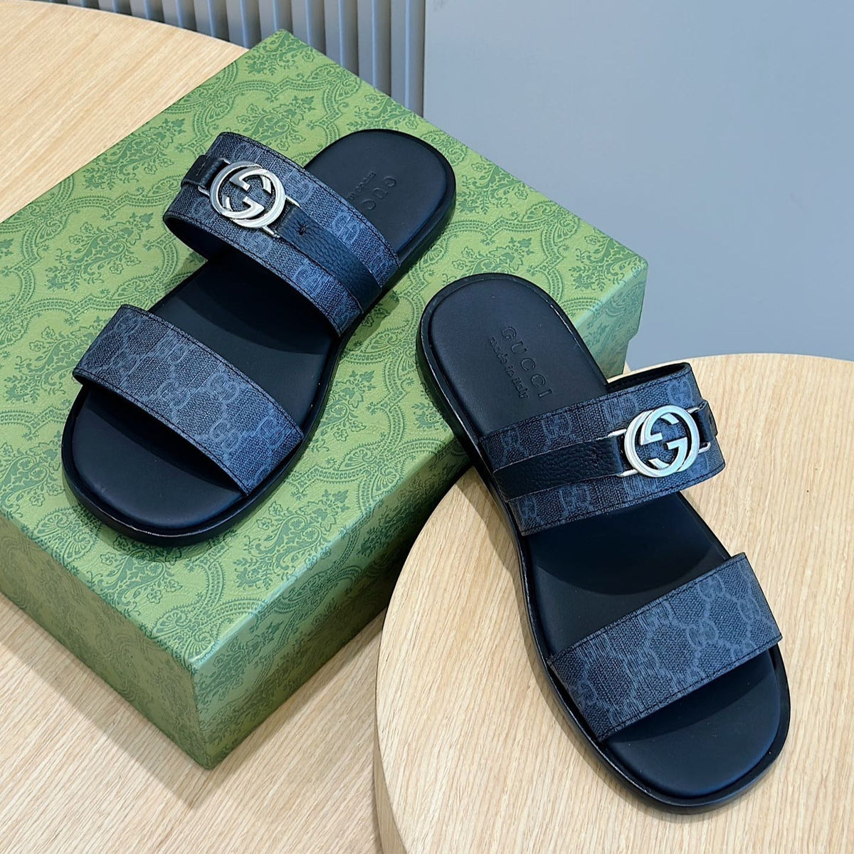 GG Men's Interlocking G Sandals Black Cowhide 547646