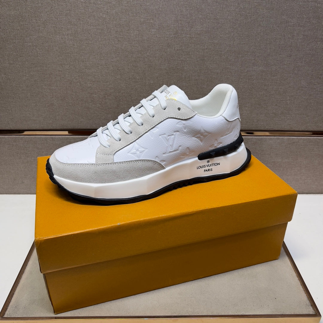 LV TRAINER SNEAKER WHITE EMBOSSED CALFSKIN AND GREY SUEDE