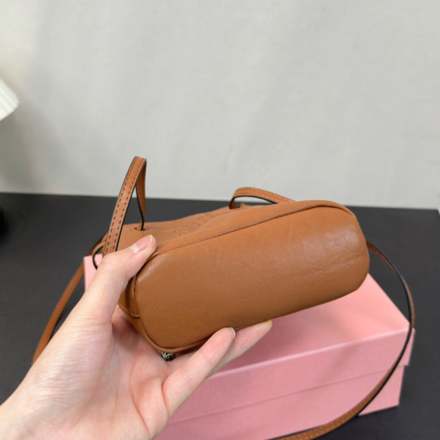 PHONE BAG 15 IN CINNAMON BROWN CALFSKIN
