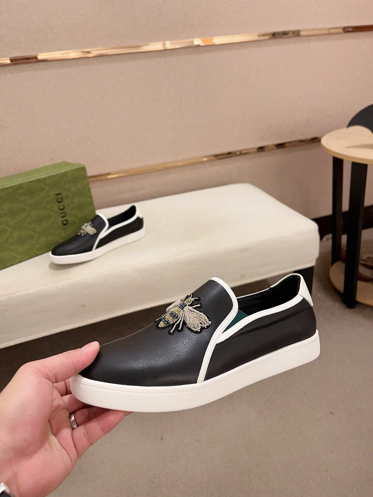GG Men's Slip on Bee Black Cowhide 533939