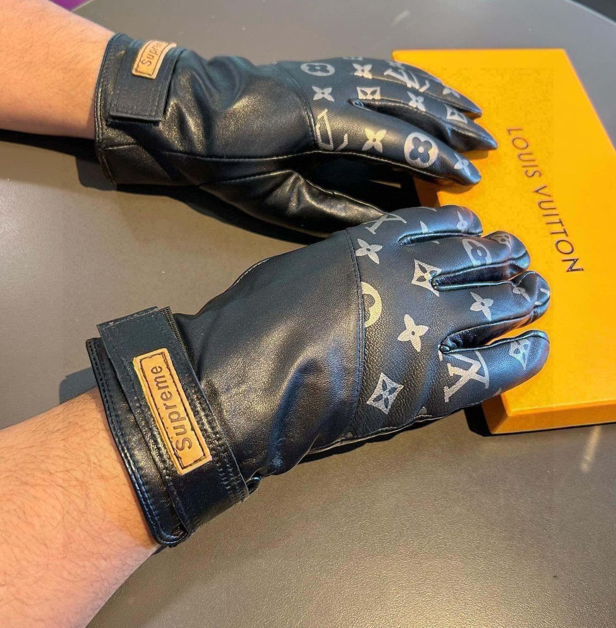 LV Gloves In Black Monogram Lambskin 448269