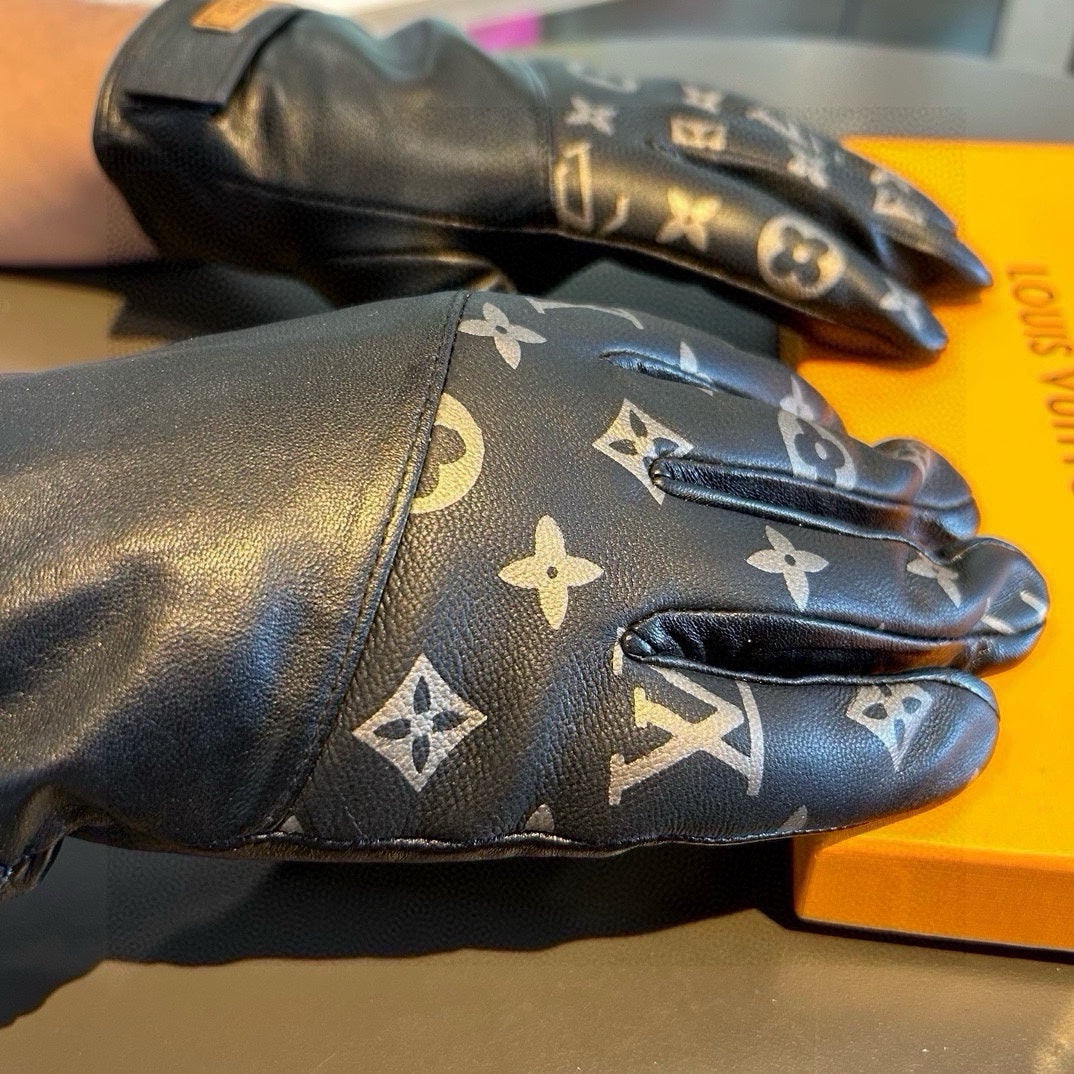 LV Gloves In Black Monogram Lambskin 448269