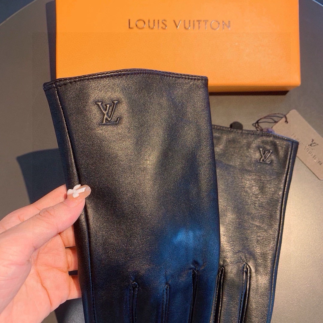 LV Gloves In Black Lambskin 470711