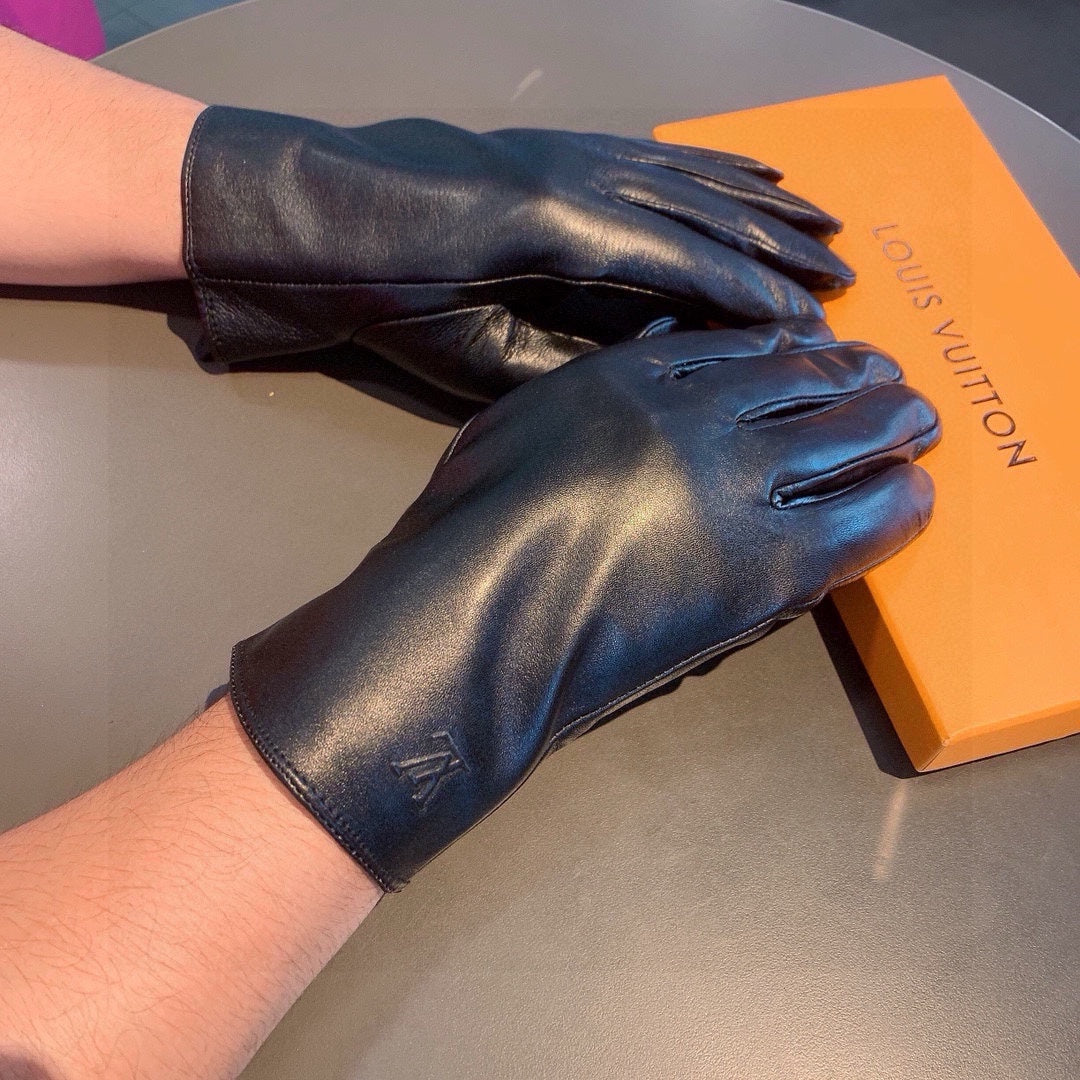 LV Gloves In Black Lambskin 470711